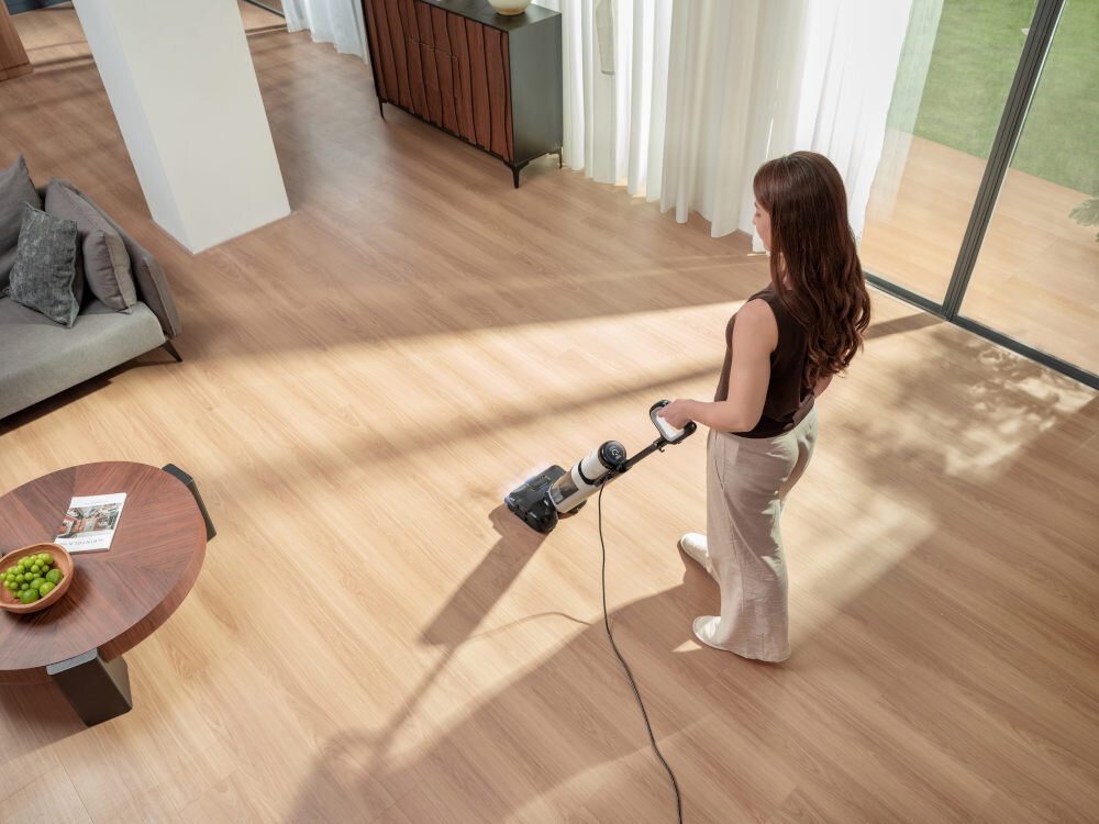 Mop elektryczny TINECO Floor One S6 Stretch Steam Czytelny wyświetlacz LED  najważniejsze informacje kontrola proces sprzatanie wygoda komfort