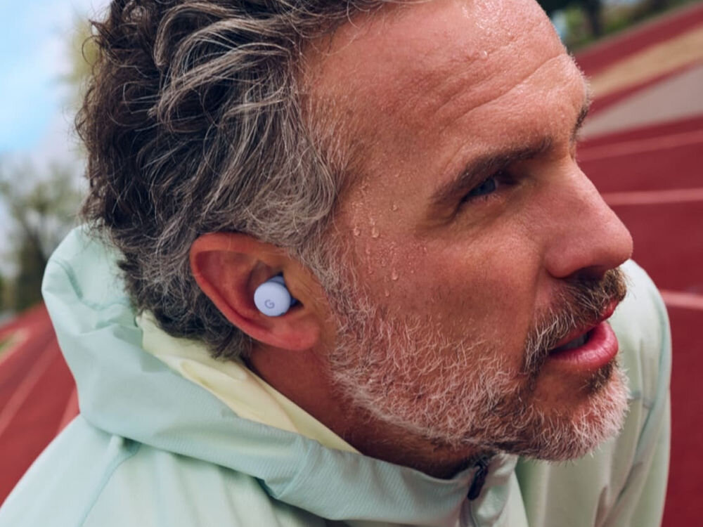 Słuchawki dokanałowe GOOGLE Pixel Buds 2a ANC biegająca osoba w słuchawkach odporność na pot odporność na wodę