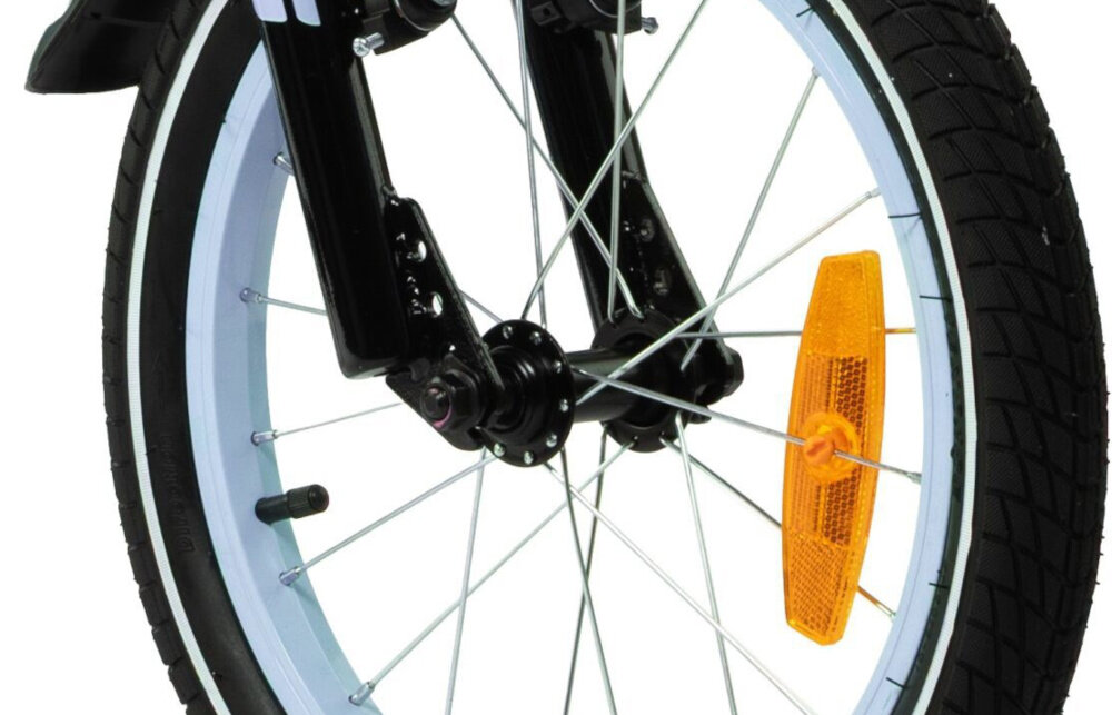 Rower dziecięcy KARBON Jazz 16 cali dla chłopca Miętowy zbliżenie na oponę szprychy obręcze koła w rozmiarze 16 cali aluminiowe obręcze opony są stabilnie trzymane bezpieczna jazda błotniki osłaniają odzież dziecka przed zachlapaniem błotem regularne sprawdzanie ciśnienia powietrza wartość na bocznej części opony