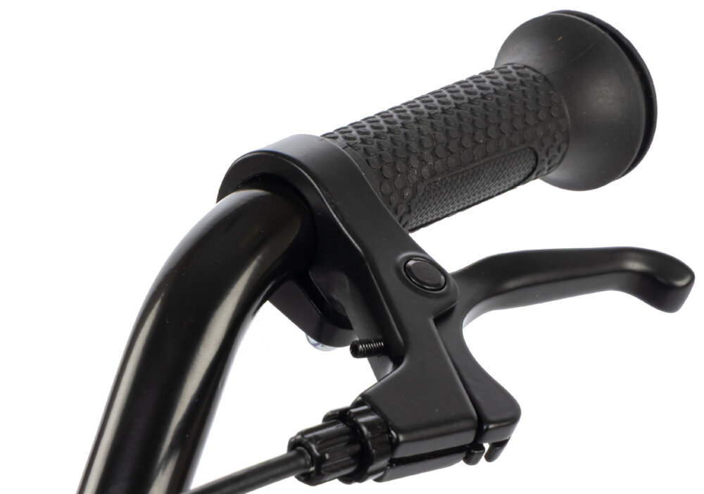 Rower dziecięcy KARBON Superlight 14 cali dla chłopca Niebieski białe tło zbliżenie na uchwyt i manetkę hamulca lekka aluminiowa kierownica typu LOW RISE KID wygodna naturalna pozycja aluminiowy wspornik stabilne mocowanie trwałość antypoślizgowe uchwyty ograniczniki na końcach gripów