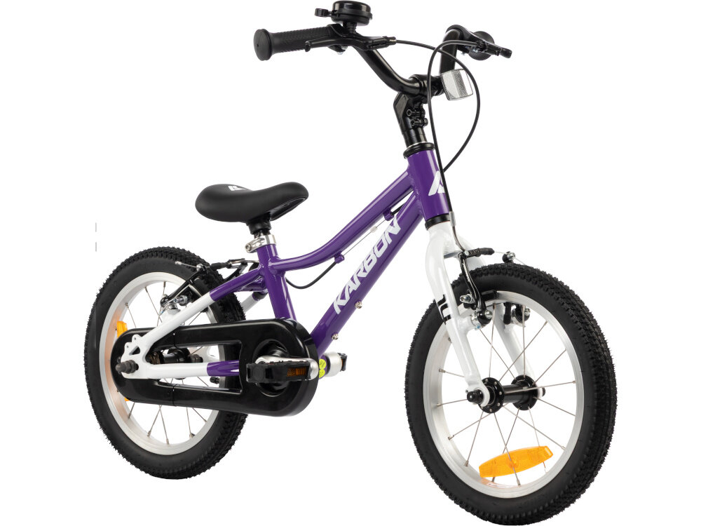 Rower dziecięcy KARBON Superlight 14 cali dla chłopca Fioletowy rower na białym tle widoczny od przodu pod skosem dla dzieci w wieku od 3 do 5 lat lekka konstrukcja (waga 5,5 kg) ułatwia dziecku manewrowanie i kontrolowanie roweru odpowiednio dobrane komponenty ergonomiczna geometria stabilność i bezpieczeństwo rozwój równowagi, koordynacji i pewności siebie dziecka