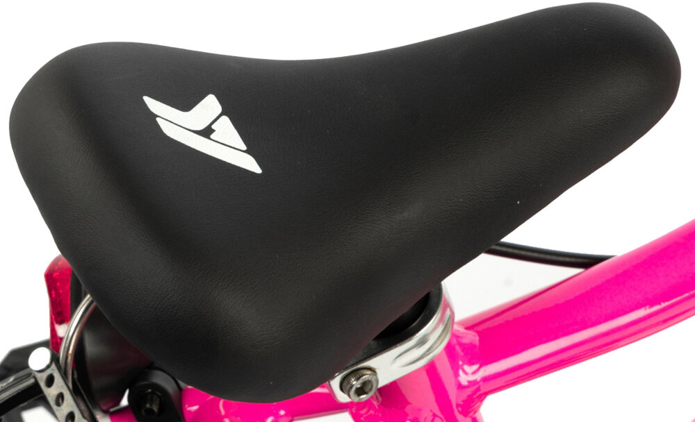 Rower dziecięcy KARBON Superlight 16 cali dla dziewczynki Różowy zbliżenie na siodełko widok z góry białe tło wygodne siodło KARBON SUPERLIGHT lekki aluminiowy wspornik stabilność solidna konstrukcja trwałość i pewne mocowanie siodełka ergonomicznie zaprojektowane siodełko wygoda