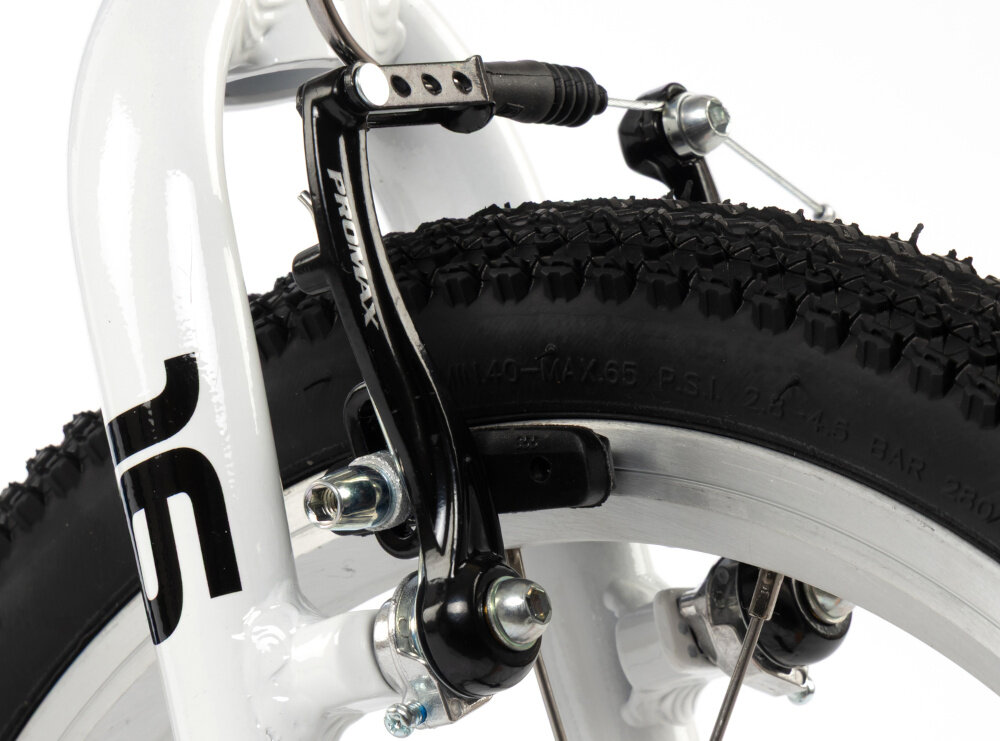 Rower dziecięcy KARBON Superlight Automatic 16 cali dla chłopca Niebieski zbliżenie na przedni hamulec białe tło podstawa bezpieczeństwa przedni i tylny hamulec typu V-Brake marki PROMAX z lekkiego aluminium skuteczne i pewne zatrzymanie duża siła hamowania precyzyjna kontrola prędkości bezpieczeństwo dziecka