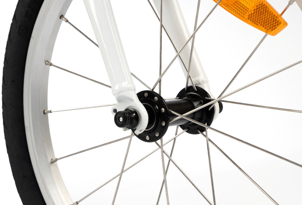 Rower dziecięcy KARBON Superlight Automatic 18 cali dla dziewczynki Różowy zbliżenie na oponę szprychy i obręczę koła z oponami marki KENADA rozmiarze 18 x 1.5 lekkość trwałość aluminiowe, lakierowane obręcze odporne na korozję i uszkodzenia aluminiowe piasty jazda lekka płynna stabilna regularne sprawdzanie ciśnienia powietrza wartość na bocznej części opony