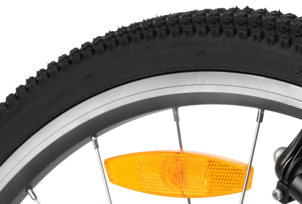 Rower młodzieżowy KARBON Superlight 26 cale dla dziewczynki Różowy zbliżenie na oponę szprychy białe tło koła z oponami marki KENDA w rozmiarze 26 x 1.5 lekkość trwałość aluminiowe, lakierowane obręcze odporne na korozję i uszkodzenia aluminiowe piasty jazda lekka płynna stabilna regularne sprawdzanie ciśnienia powietrza wartość na bocznej części opony