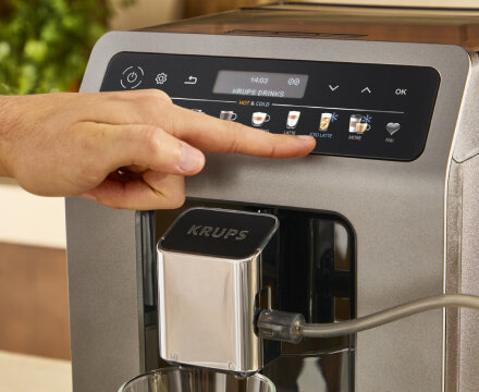 Napoje mleczne z gęstą pianką na ciepło i zimno