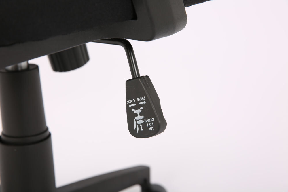 Fotel COBRA Office One HF301BK Czarny zbliżenie na stelaż i podnośnik na jasnym tle solidna podstawa średnica materiał stabilność