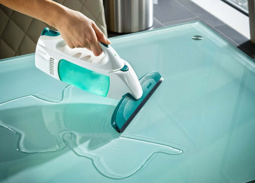 Myjka do okien LEIFHEIT Dry & Clean z myjką dwustronną uzytkowanie poziomo nad glowa niestandardowe warunki