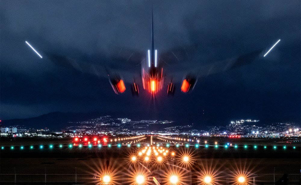 Obiektyw PANASONIC S-R70300E 70-300mm f-4.5-5.6 startujący samolot   