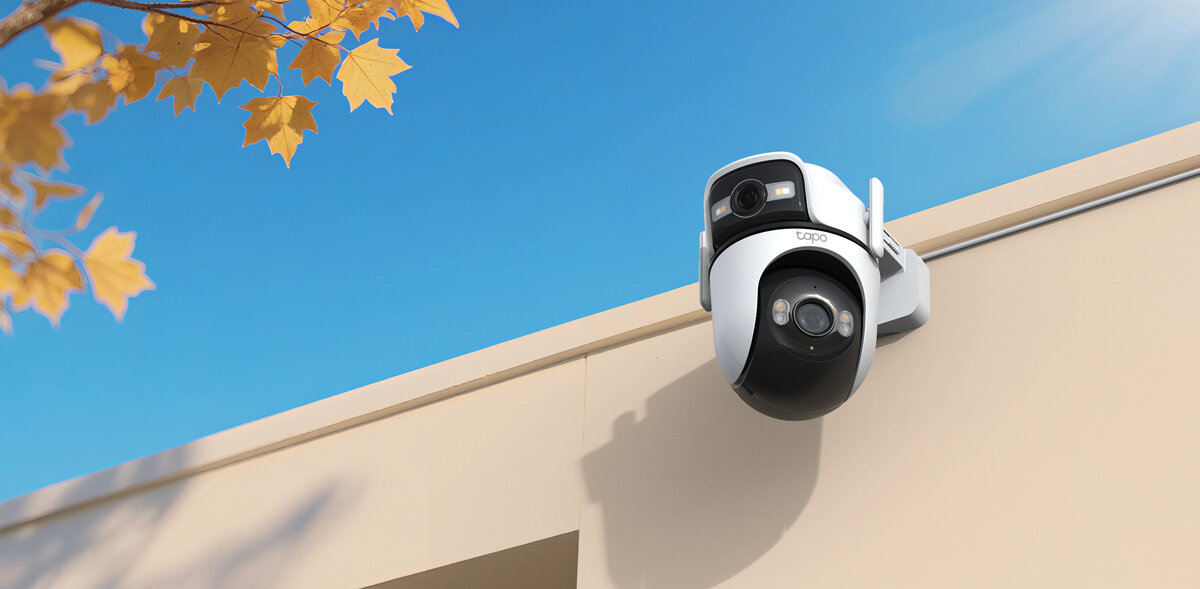 Kamera TP-LINK Tapo C545D Zewnętrzna, Wi-Fi / LAN, Bezpieczeństwo, dom, monitoring, kontrola, Kamera monitoringu zamontowana na ścianie budynku.