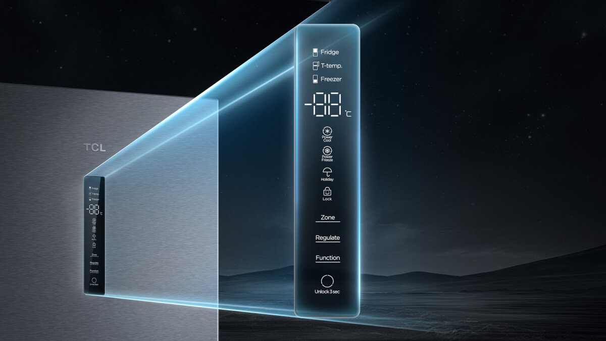 LODÓWKA TCL RC340BXC0EU Zaprezentowano dotykowy panel sterowania z wyświetlaczem cyfrowym i ikonami funkcji. Obraz podkreśla łatwość regulacji temperatury oraz intuicyjną obsługę dotykowy panel sterowania precyzyjna regulacja temperatur tryby pracy Intuicyjny interfejs