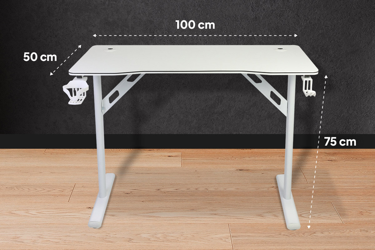 Białe biurko o wymiarach 100 cm szerokości, 50 cm głębokości i 75 cm wysokości, z uchwytami po bokach. Biurko stoi na drewnianej podłodze, a w tle znajduje się ciemna ściana.