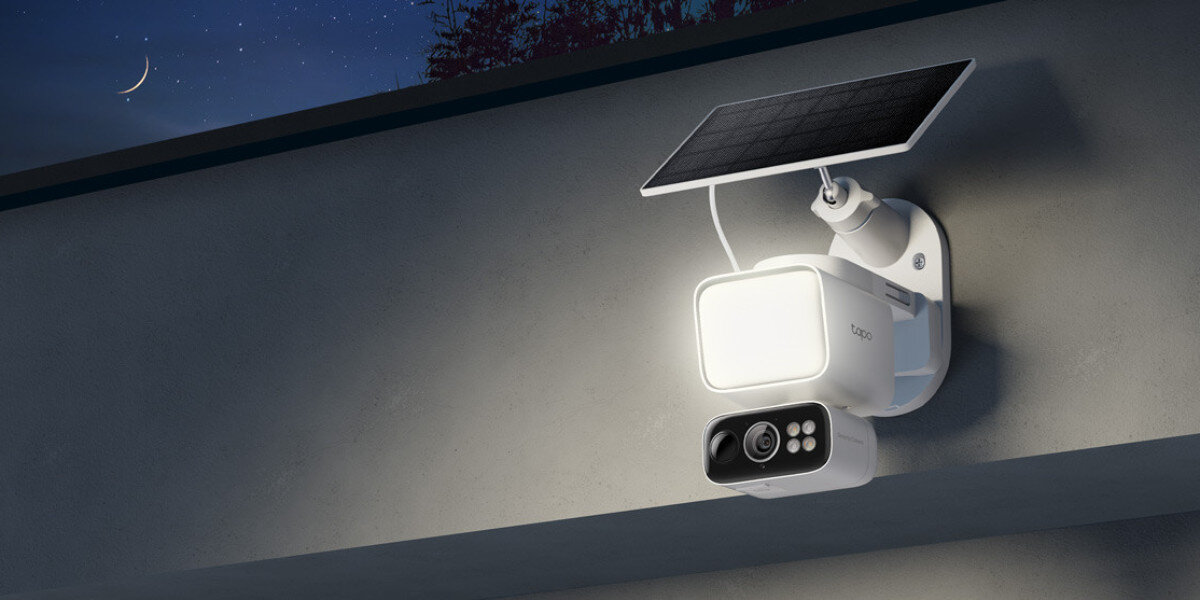 Kamera TP-LINK Tapo C615F Kit Zewnętrzna, Wi-Fi, Bezprzewodowy, kamera, WiFi, mobilność, Kamera z panelem słonecznym zamontowana nad garażem.