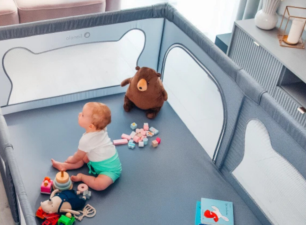 Kojec LIONELO Willow Beige Sand Wentylacja i komfort powietrza Siatkowe boki pomaga utrzymać optymalną temperaturę