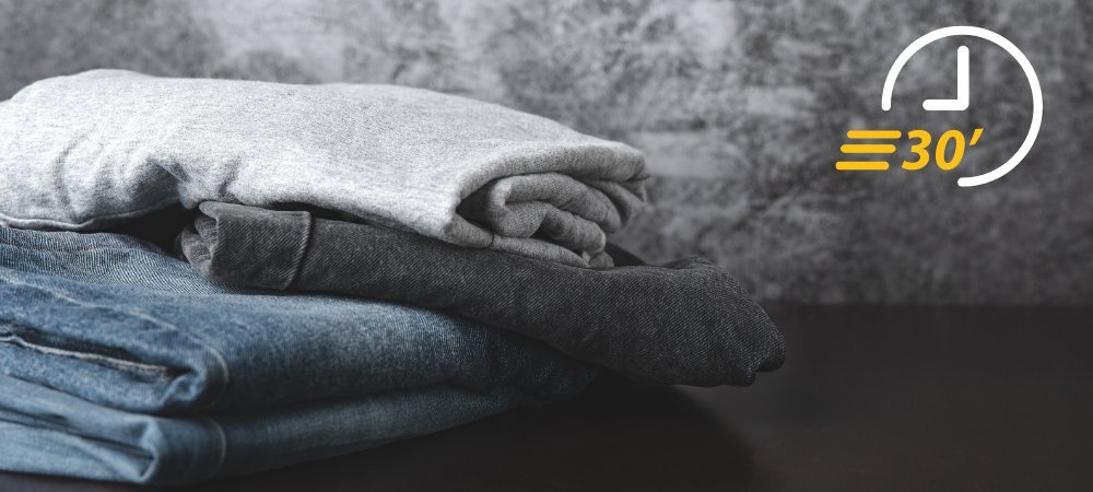 SUSZARKA WHIRLPOOL C WSD 74M WWS PL lifestyle wizualizacja złożone ubrania odzież ikona zegar czas Błyskawiczne suszenie wygoda Oszczędność czasu 30 minutowy Program szybkie Ekspresowe odświeżanie