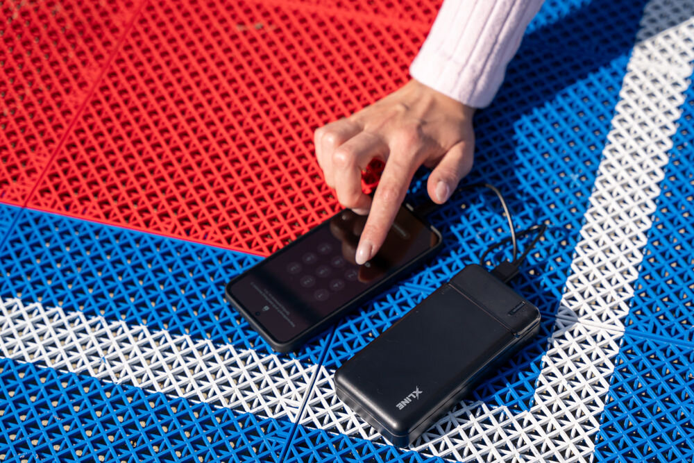 Powerbank XLINE XPB220K 20000 mAh Czarny materiał abs wskaźnik diodowy