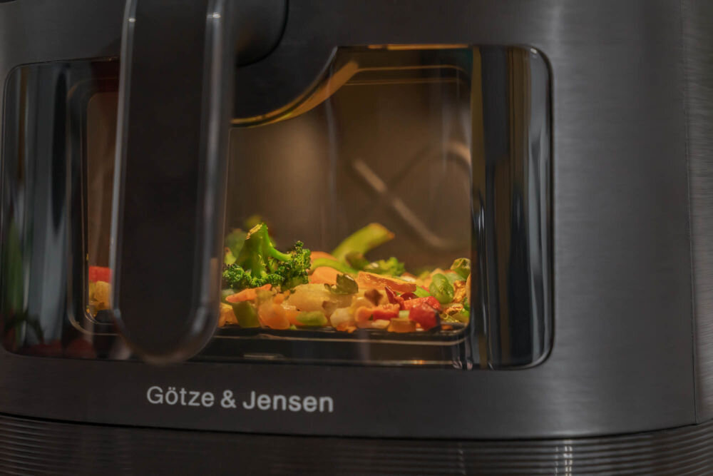 Frytkownica beztłuszczowa GÖTZE & JENSEN AF850T AI Air Fryer duże okno podgląd obserwacja proces pieczenia kontrola postęp dostosowanie preferencje