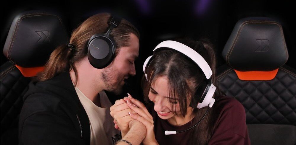 Słuchawki BEYERDYNAMIC MMX 230 Wireless składane muszle SmartEarcup transport przechowywanie, osoby z założonymi słuchawkami