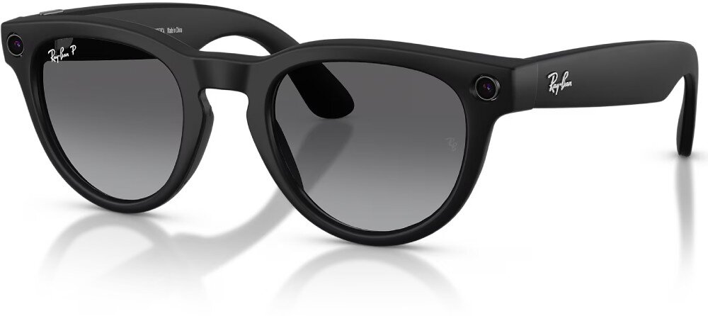 Okulary META Ray-Ban Headliner Gen 2 Czarne okulary w zaokrąglonych oprawkach z wbudowaną kamerą umieszczone na białym tle