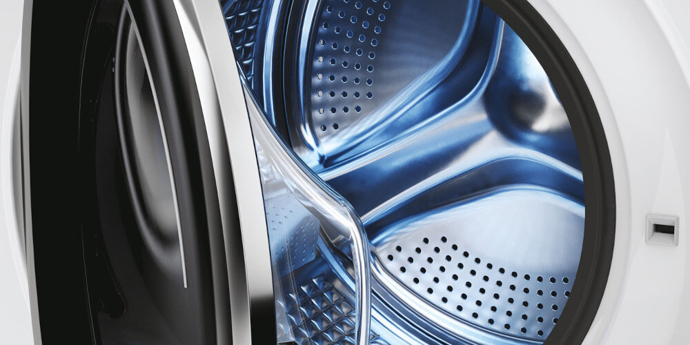 PRALKA HAIER HW90G-BD14979U1S lifestyle wizualizacja otwarte drzwiczki wnętrze bębna oświetlenie praktyczne jasne łatwy załadunek wydajne światło