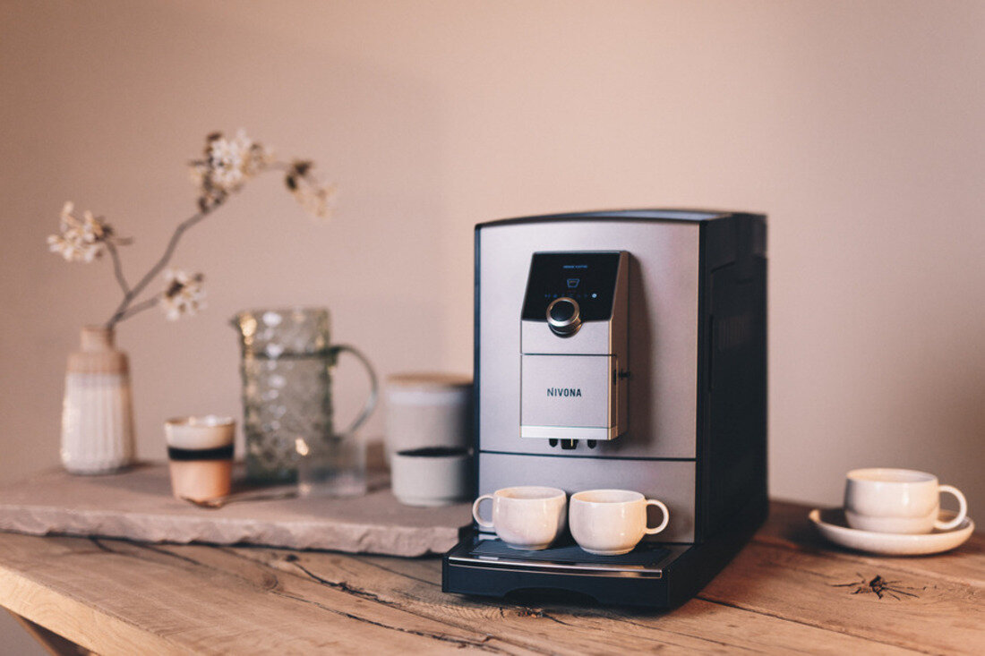 EKSPRES NIVONA 794 CAFEROMATICA (SPI. ZIN.)(BT) SREBRNY wygląd design prezentacja wizualizacja Twój osobisty barista 