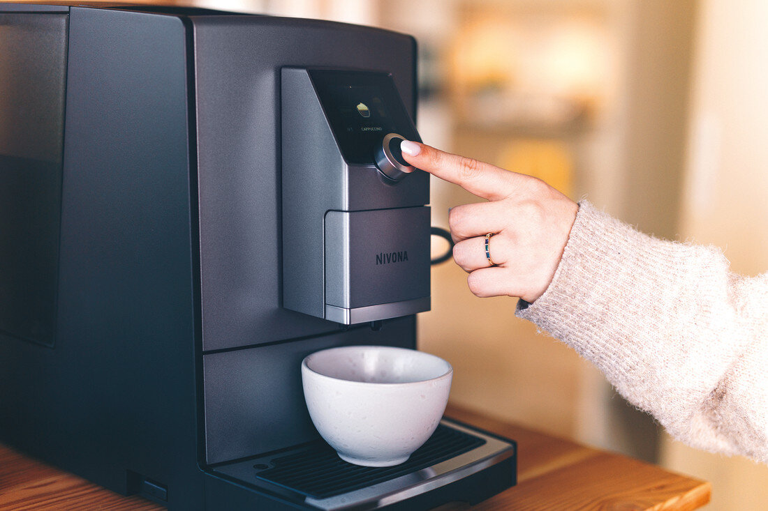 EKSPRES NIVONA 794 CAFEROMATICA (SPI. ZIN.)(BT) SREBRNY Różnorodność smaku 3 predefiniowane profile parzenia dopasowanie intensywność kawa preferencje kilka doznań w filiżance