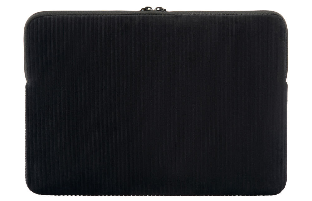 Czarne etui na laptopa z widoczną fakturą w pionowe prążki, zamykane na zamek błyskawiczny u góry.