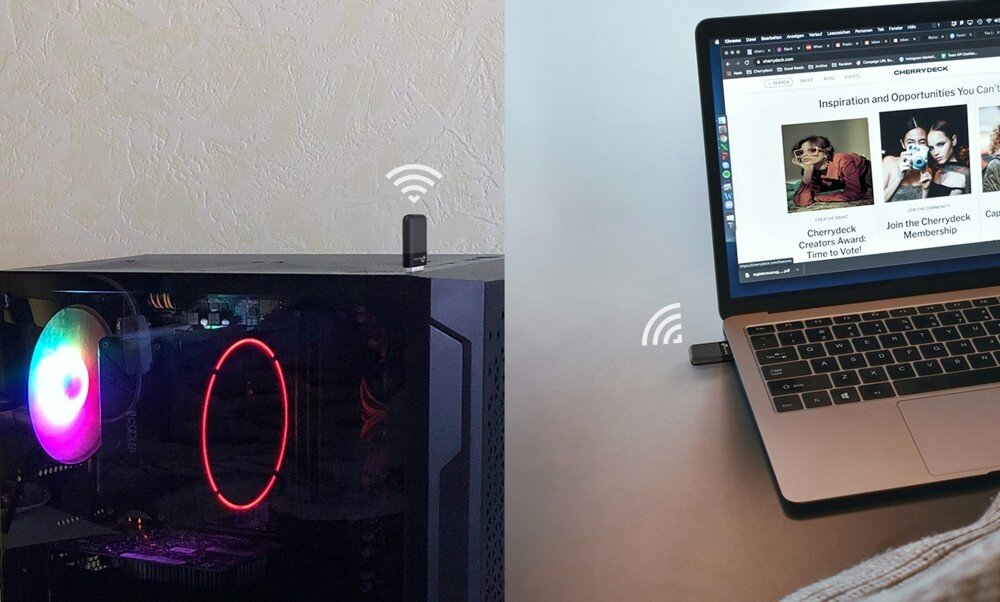 Karta sieciowa TP-LINK Archer TX23U Zestawienie dwóch zdjęć pokazujących ten sam czarny adapter wpięty w górną część obudowy komputera stacjonarnego oraz w bok laptopa z naniesionymi symbolami fali radiowej