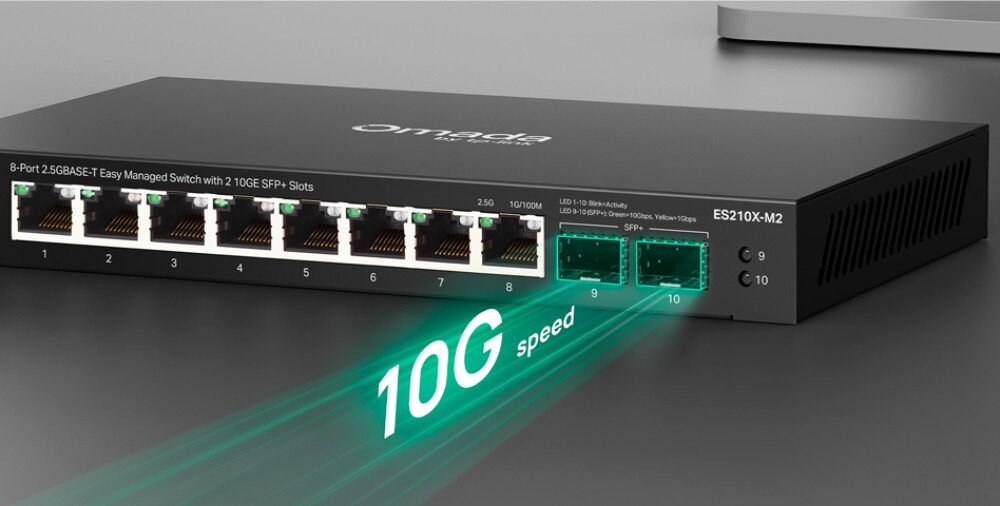 Switch TP-LINK Omada ES210X-M2 Trzy zdjęcia pokazujące zastosowanie urządzenia: podłączenie do serwera NAS, komputera stacjonarnego oraz punktu dostępowego Wi-Fi zamontowanego na suficie