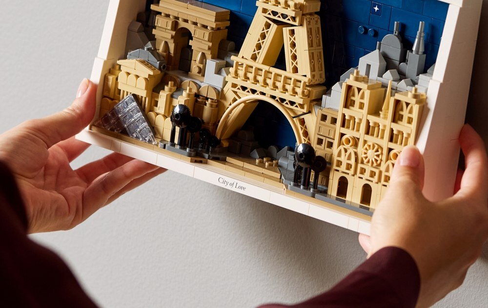 LEGO 21064 Architecture Paryż klocek z napisem „City of Love”  