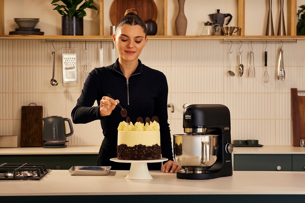 Robot kuchenny planetarny KENWOOD kMix KMX751ABK Czarny wszechstronny pomocnik, wysoka jakość wykonania, metalowy korpus