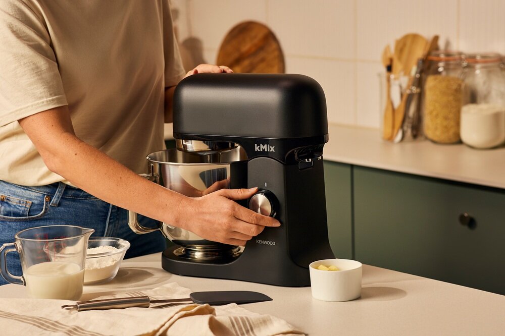 Robot kuchenny planetarny KENWOOD kMix KMX751ABK Czarny przycisk start/stop, wyłączanie robota, wygodny przycisk