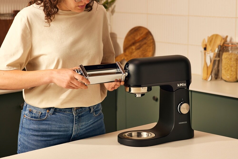 Robot kuchenny planetarny KENWOOD kMix KMX751ABK Czarny mocny silnik, praktyczne funkcje, bogate przygotowanie potraw