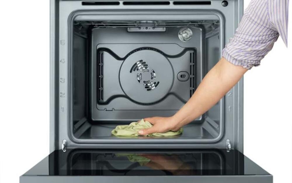 WHIRLPOOL OMSK58CU1SB czyszczenie katalityczne usuwanie zabrudzenia piekarnik