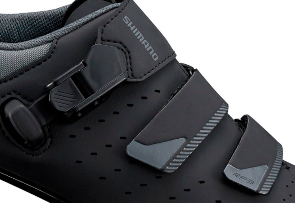 Buty rowerowe SHIMANO SH-RP301SL1 Czarny rozmiar 42 precyzyjne zapiecie niskoprofilowa sprzaczka regulowany pasek rzep platforma do mocowania blokow w systemie SPD wpiecie buta w pedaly zmaksymalizowane krecenie korba stabilna jazda na stojaco