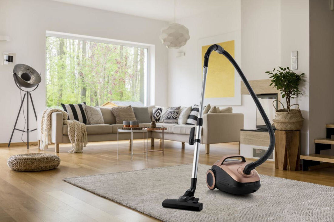 Odkurzacz GORENJE VCE28G6HCO wygląd design tło wizualizacja Czystość dopasowana do domu