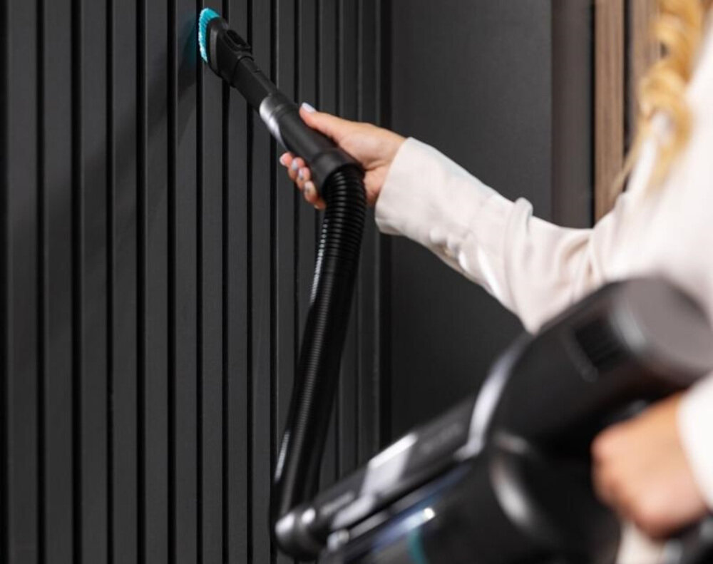 Odkurzacz HISENSE HiMove IX HVC676999DA Precyzja silnika inwerterowego kontrola moc działanie ciche sprzątanie poziom hałasu