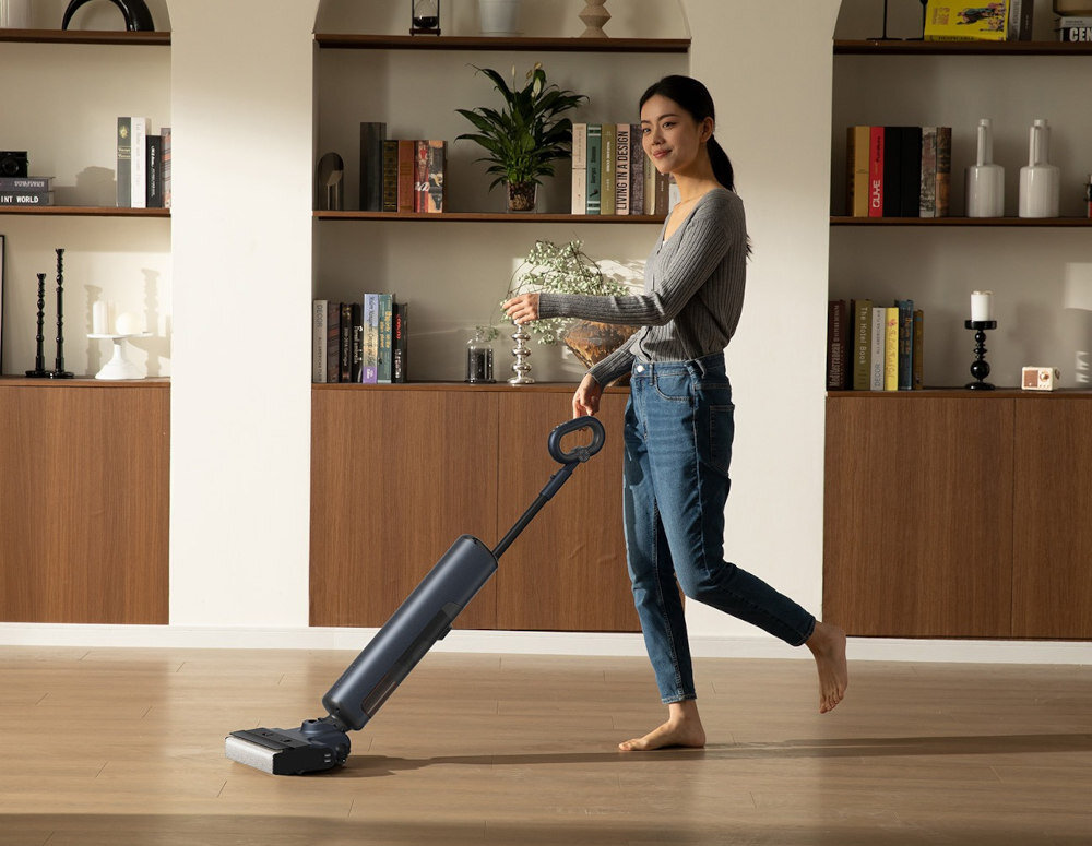 Odkurzacz mopujący UWANT D700 Moc i wydajny silnik Silnik bezszczotkowy o mocy znamionowej 280 W siła ssaia Prędkość obrotowa nacisk szczotki