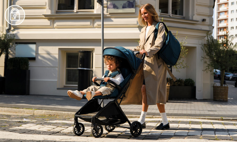 Wózek spacerowy MOMI Andrea Turkusowy prezentacja wizualizacja design Lekki i funkcjonalny spacer