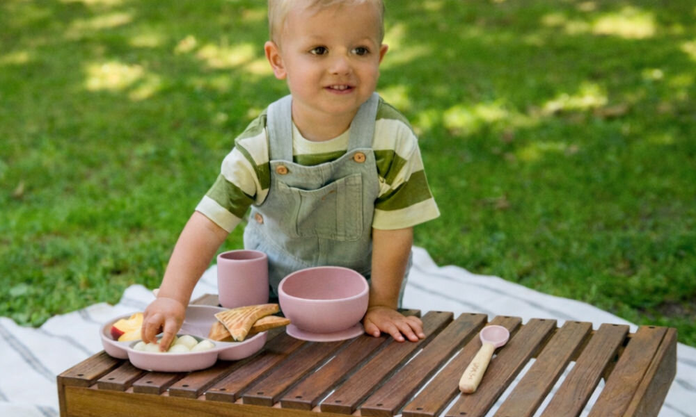 Zestaw naczyń MOMI Ami Zielony Zredukowany bałagan Przyssawki w miseczce i talerzyku Stabilność podczas posiłku