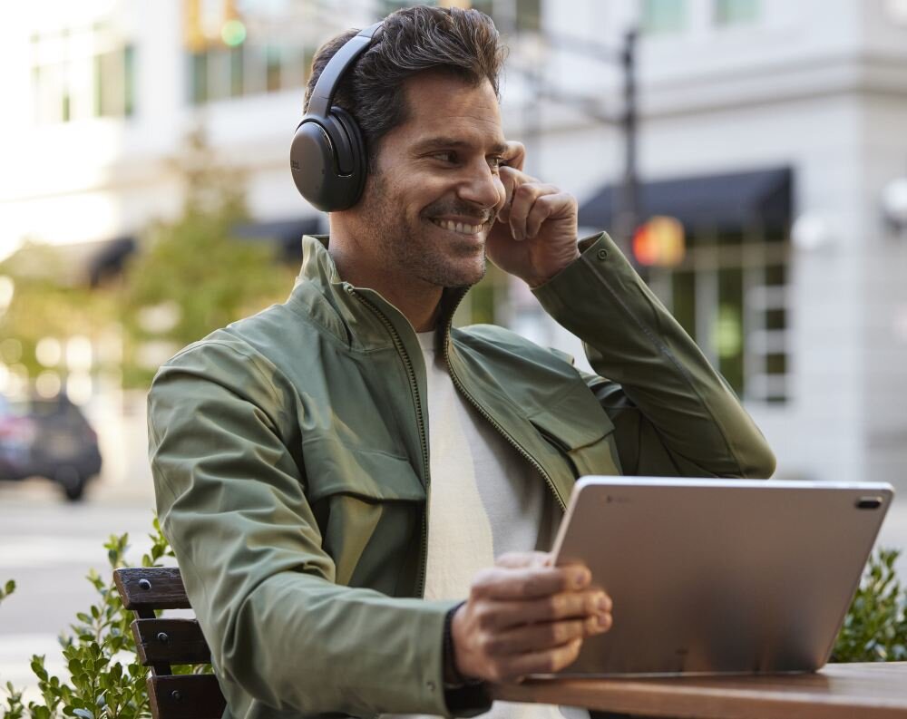 Słuchawki nauszne <span>JBL Tour One M2</span> lekkość technologia ANC brzmienie połączenie bezprzewodowe mikrofon czułość wygoda obsługa bateria opakowanie zestaw