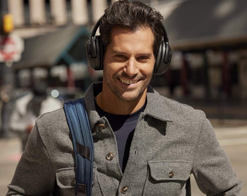 Słuchawki nauszne <span>JBL Tour One M2</span> lekkość technologia ANC brzmienie połączenie bezprzewodowe mikrofon czułość wygoda obsługa bateria opakowanie zestaw