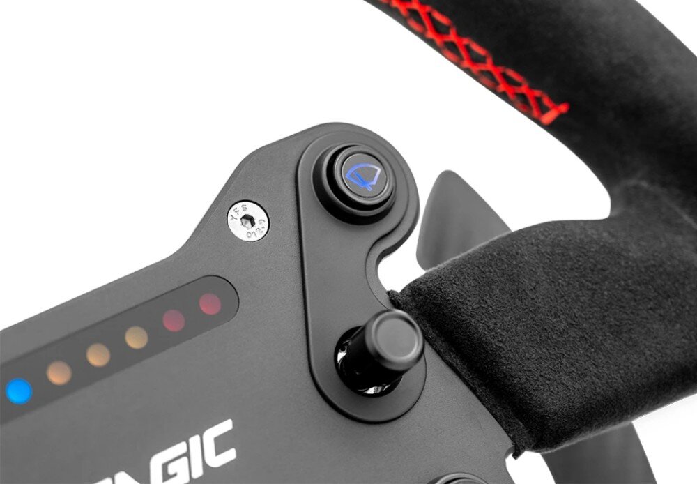 Kierownica SIMAGIC GT Sport 300mm QR50 Alcantara Zbliżenie na górną część panelu kierownicy z przyciskiem wycieraczek, pokrętłem regulacyjnym, rzędem diod LED i fragmentem obszytej obręczy