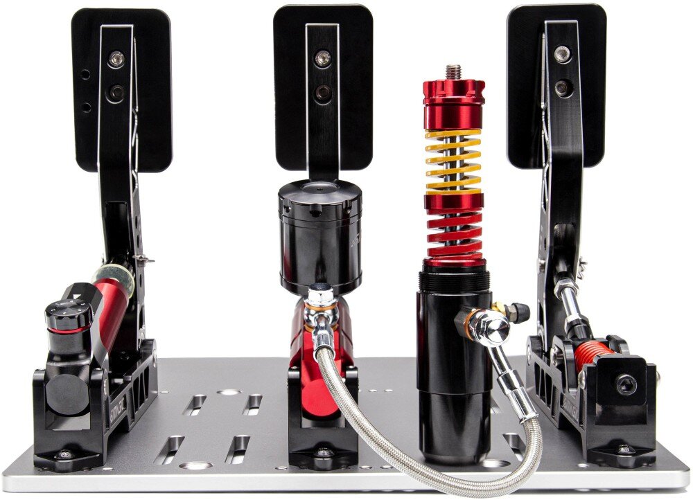 System hydrauliczny z trzema pedałami SIMAGIC S309 Zestaw trzech pedałów widoczny od tyłu, z ukazanymi cylindrami hydraulicznymi, zbiorniczkiem oraz pionową sprężyną usytuowaną na podstawie