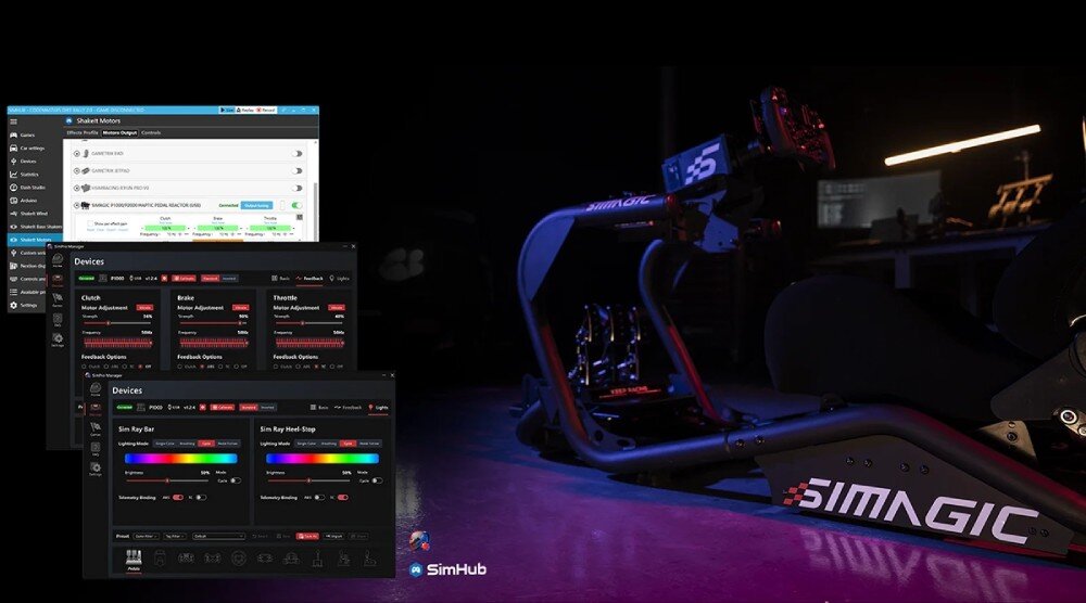 Na obrazie widoczny jest symulator wyścigowy z logo SIMAGIC, oświetlony fioletowym światłem. W lewym dolnym rogu znajdują się zrzuty ekranu z oprogramowania SimHub.