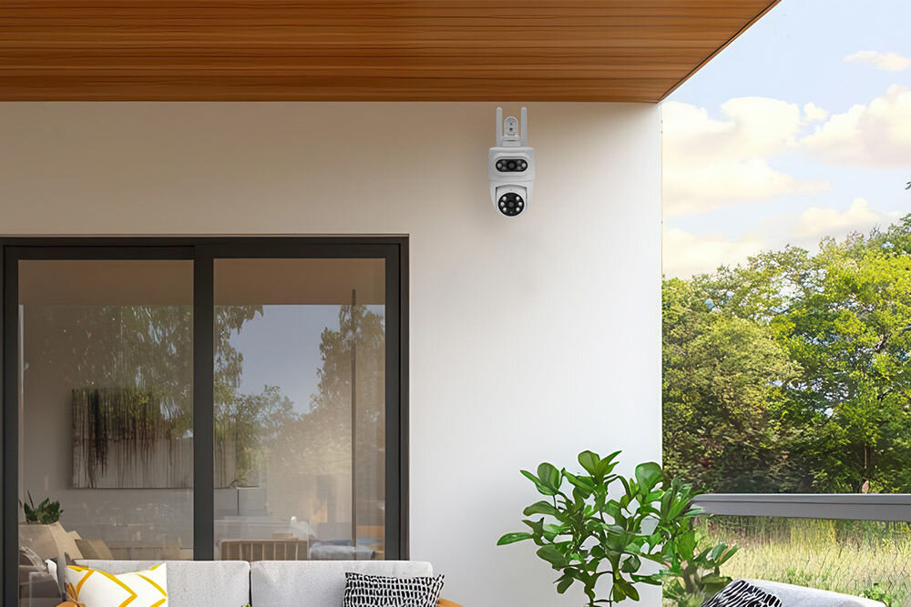 Kamera SETTI+ SC762 3MP+3MP 2K w tle elewacja domu i ogród gniazdo na kartę microSD do 256 gb