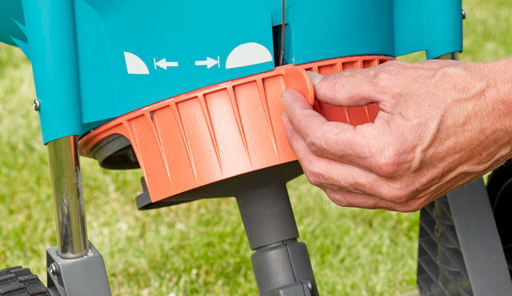 Siewnik GARDENA 436-20 regulowana szerokosc robocza w zakresie od 1,5 do 6 metrow dostosowanie rozrzutu nasion i preferowanej gestosci sadzenia kontrola ilosci nasion i nawozu obrotowa tarcza