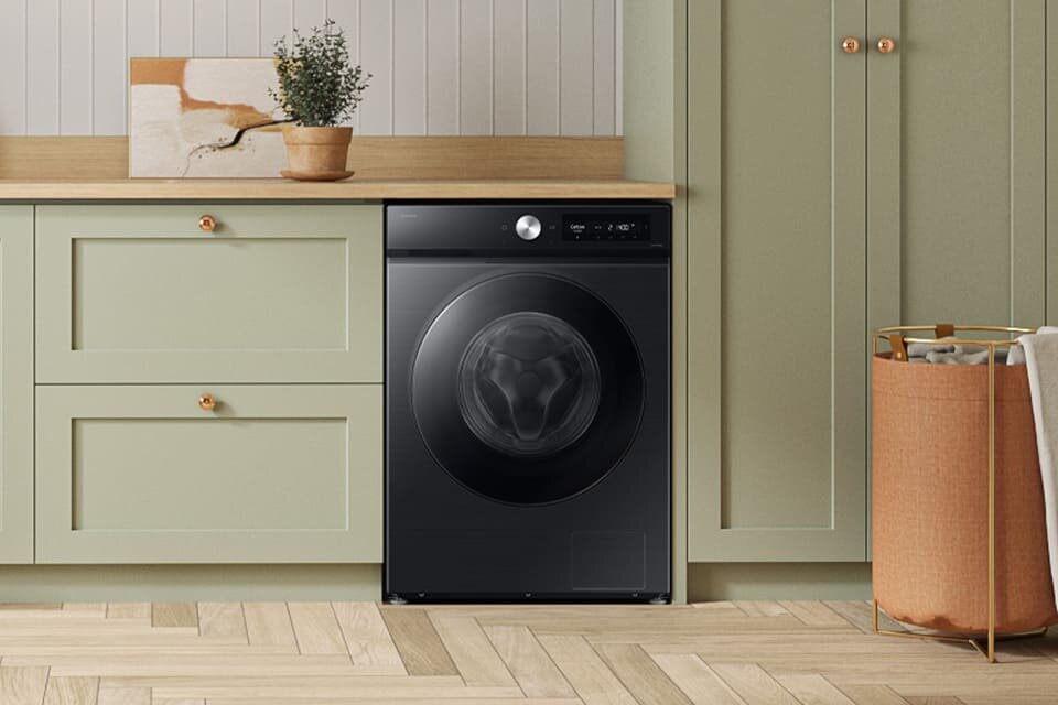 Wybierz w Media Expert pralko-suszarkę Samsung WD11DB7B85GBU4