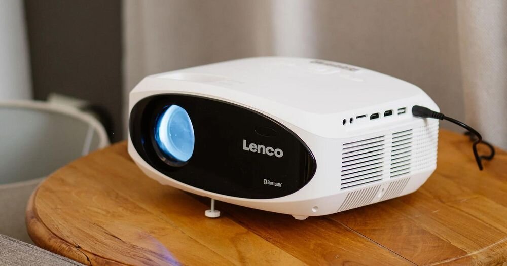 Projektor LENCO LPJ-900WH Full HD 1920x1080 250 ANSI lumen Bluetooth 5.0 projektor LCD do kina domowego 510 cm, projektor stojący na stoliku