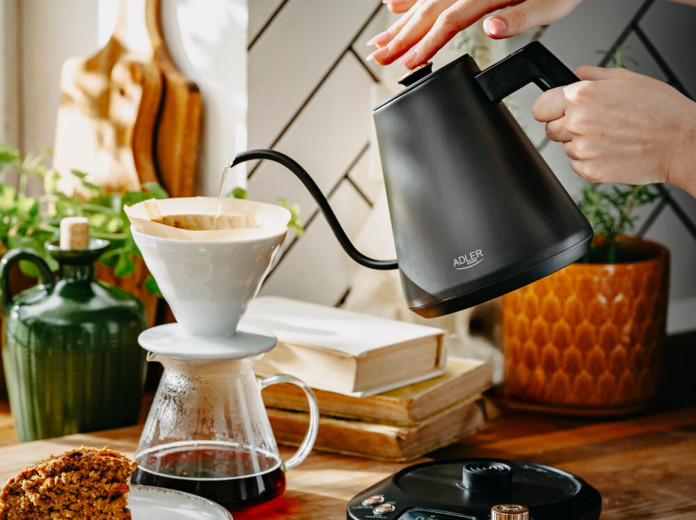 Czajnik ADLER AD 1349 Czarny Dopasowany do Twoich potrzeb pojemność woda praktyczne rozwiązanie